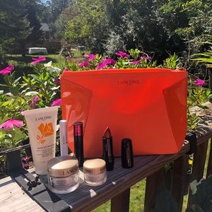 BNWT 7-piece Lancome beauty & makeup set w/bag